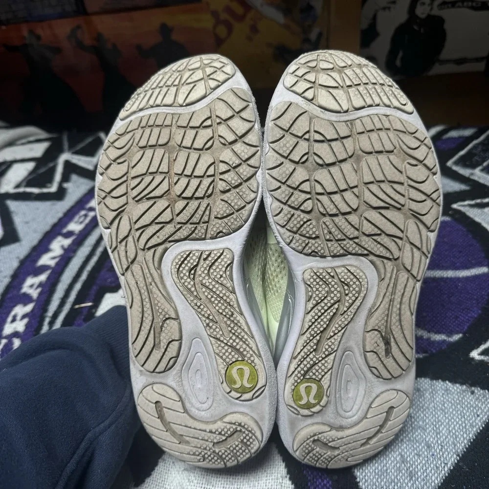 Size 7 - Lululemon Blissfeel Womens Running Shoe DEWY/FTLV/HIYE‎